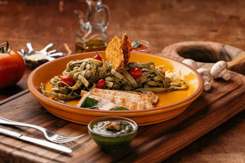 Venecia Restaurant dishes and ambiance